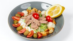 Salată cu Ton image
