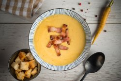 Supă cremă de linte cu pancetta image