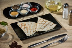 Humus în lipie image