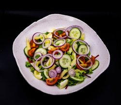 Salata primăverii vegana image