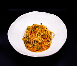 Spaghetti arrabiata vegan image