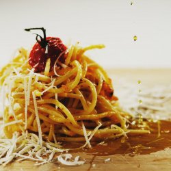 Spaghete aglio e olio cu piept de pui image