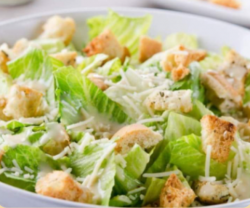 Salată Caesar cu piept de pui sau ton image
