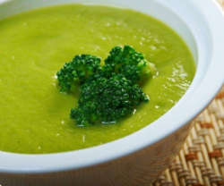 Supă cremă de broccoli image