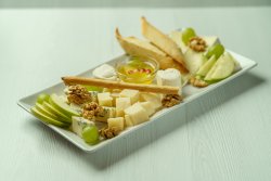 Platou brânzeturi / Cheese platter image