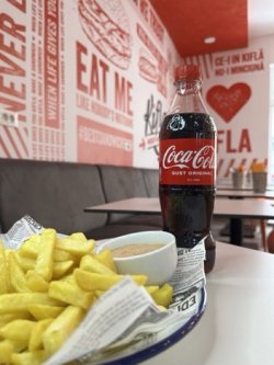 COMBO Cartofi+Sos kifla+ CocaCola  image
