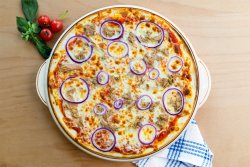 Pizza Tonno E Cipole image