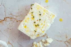 Branza feta proaspata image