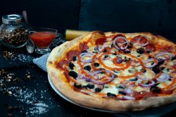 Pizza Diavola Royal image
