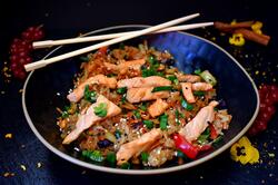 Wok Orez Somon Sos Thaialandez image