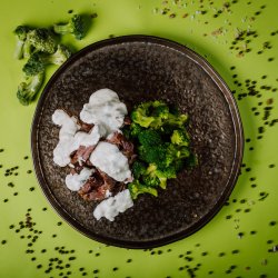 Antricot de vită cu sos de gorgonzola image