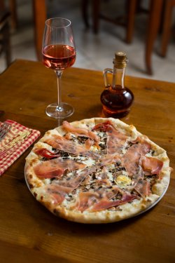 Pizza Bolognese image
