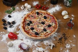 Pizza Prosciutto e funghi image