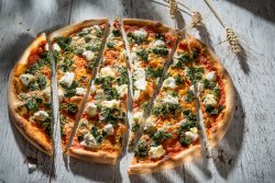 Pizza Ricotta e Spinaci image
