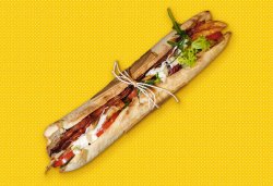Sandwich cu pui și bacon image