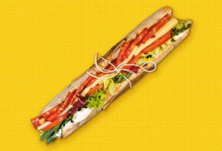 Sandwich cu salam picant image