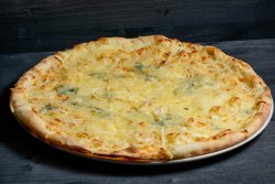 Pizza quattro formaggi image