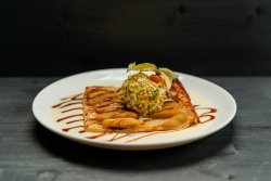 Tart Tatin with vanilla ice cream 260g image