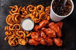 20% reducere: 8 Sriracha hot jumbo wings meal image