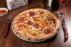 Pizza LaVendetta image