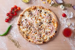 Pizza Prosciutto e Funghi Cheese image