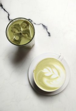 Matcha latte cu cocos image