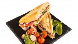 Sandwich Prosciutto cu ceapă verde glasată image