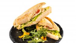 Sandwich Caesar cu bacon și maioneză de casă image