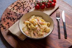 20% reducere: Pasta fresca salmone special image