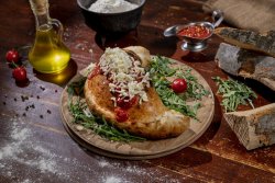 Pizza Calzone medie închisă image