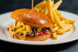 Cheese Steak Sandwich (Gust Autentic) 350g/200g image