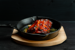 Scăricică de porc marinată 350g image