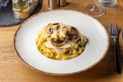 Tagliatelle cu pui & ciuperci image
