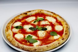 Pizza Margherita image
