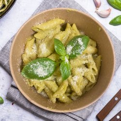 Penne Pesto con Pomodorini image