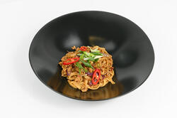 SICHUAN SPICY PORK WITH NODLES - Tăiței de orez cu ragu de porc (picant) image