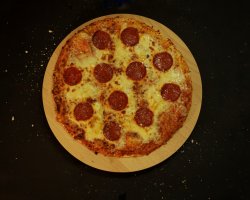 Pizza Quattro Formaggi Picanti image