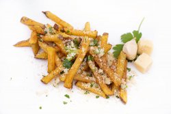 Cartofi prăjițI cu parmezan, usturoi, ierburi aromate image