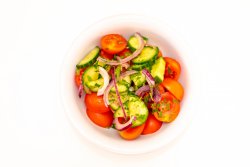 Salată de vară (roșii, castravețI, ceapă roșie) image