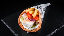 Feta la pita (brânză grecească) image