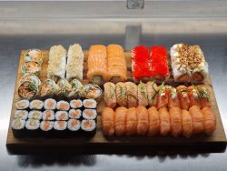 Sushi platter for 8 image