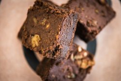 Brownie cu nuci image