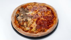 Pizza quattro stagioni image
