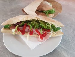 sandwich prosciutto cotto image