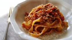 Tagliatelle al ragu (berbecuț) image
