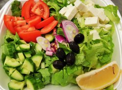 Salată grecească image