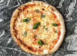Pizza Pastore – 4 Formaggi image