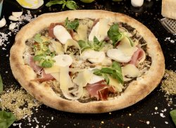 Pizza Al Tartufo image