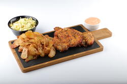 Meniu șnițel de pui + salată de varză și sos cocktail image