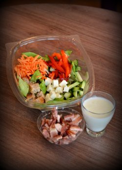 Salata cu bacon prajit image